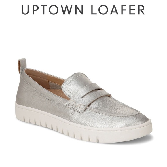 FLASH SALE- Vionic uptown loafer Silver size 7..5 nwot - Picture 3 of 9